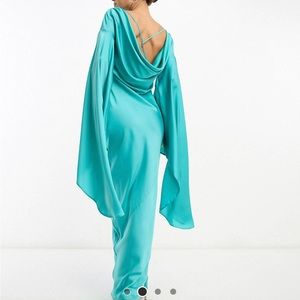 COPY - More body fitting than photos, beautiful color and elegant for any occas…